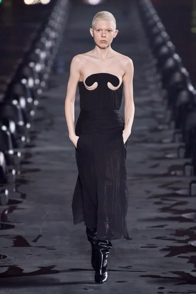 Look 50